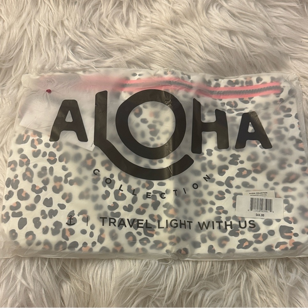 ALOHA Collection Leopard Print Travel Pouch - White Mid